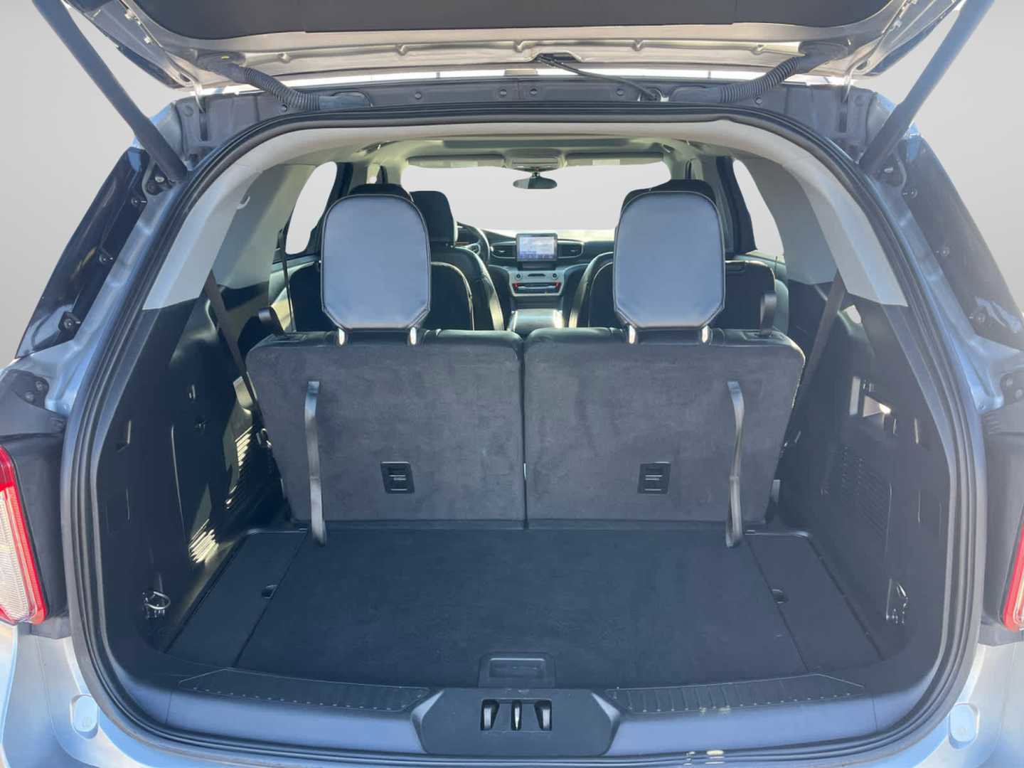 Used 2022 Ford Explorer XLT w/ Equipment Group 202A image 23