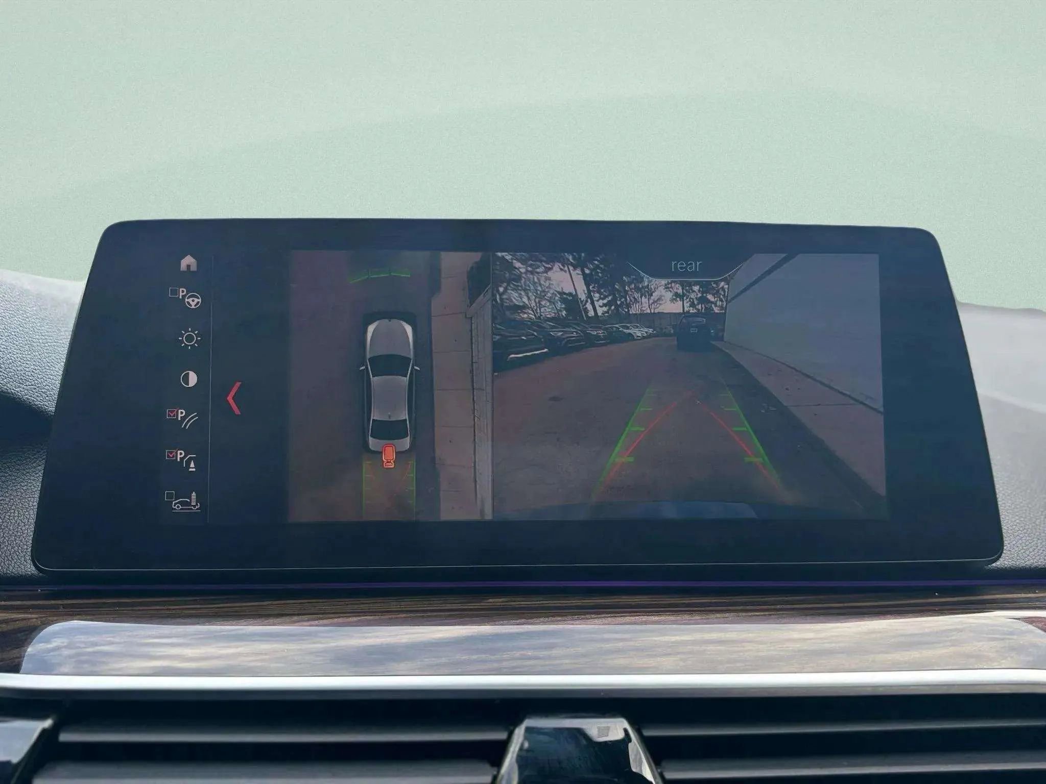 Used 2019 BMW 540i w/ Premium Package image 31