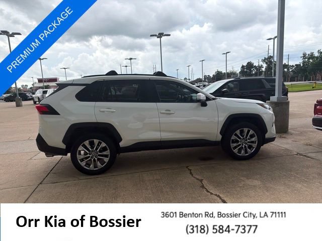 Used 2022 Toyota RAV4 XLE Premium FWD image 6