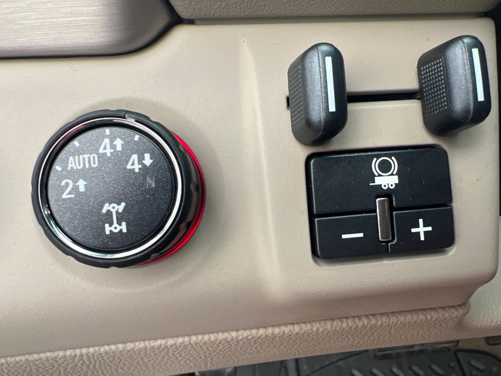 Used 2015 GMC Yukon Denali w/ Open Road Package image 24