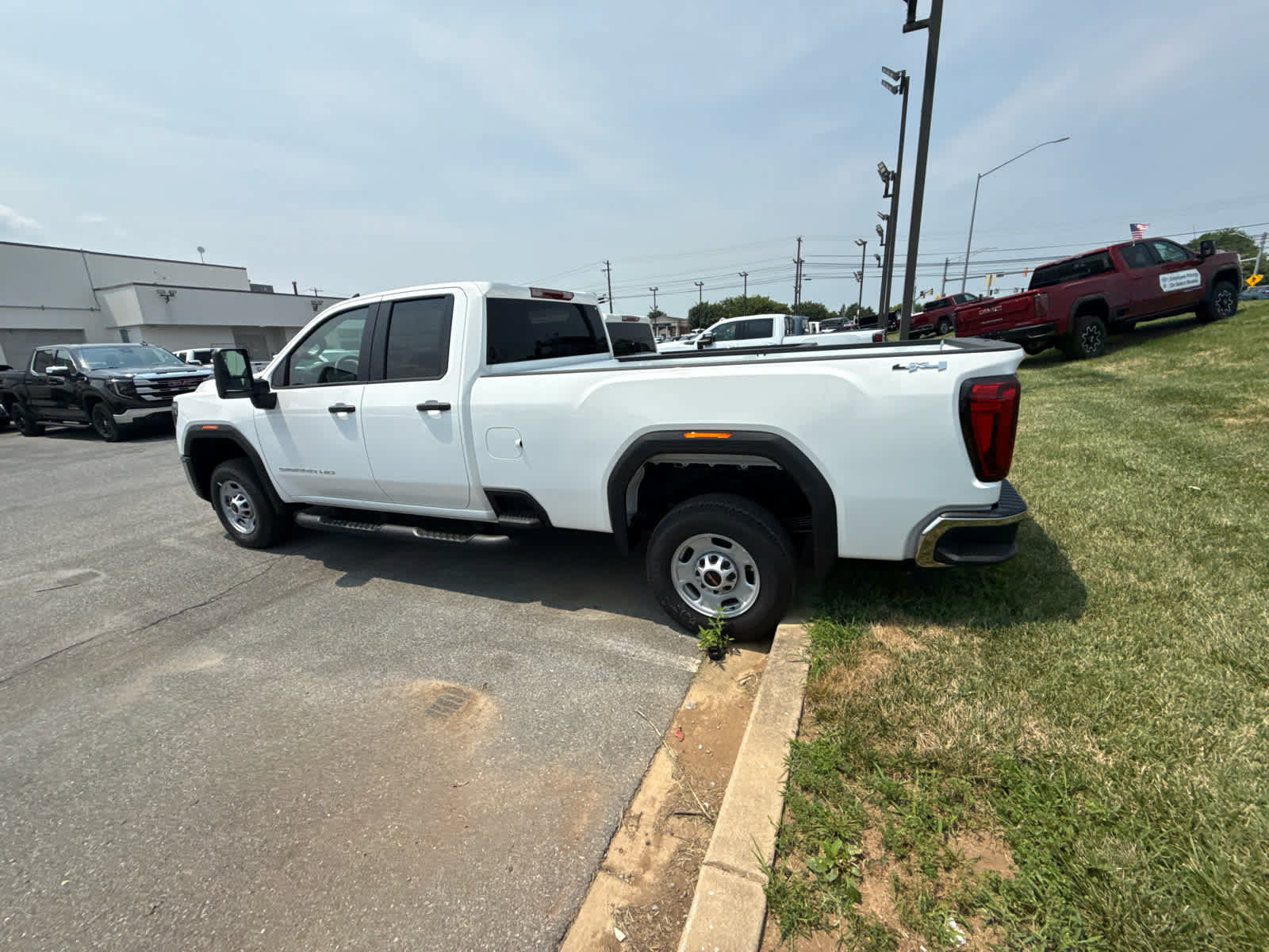 New 2026 GMC Sierra 2500 Pro w/ Convenience Package AWD/4WD image 8