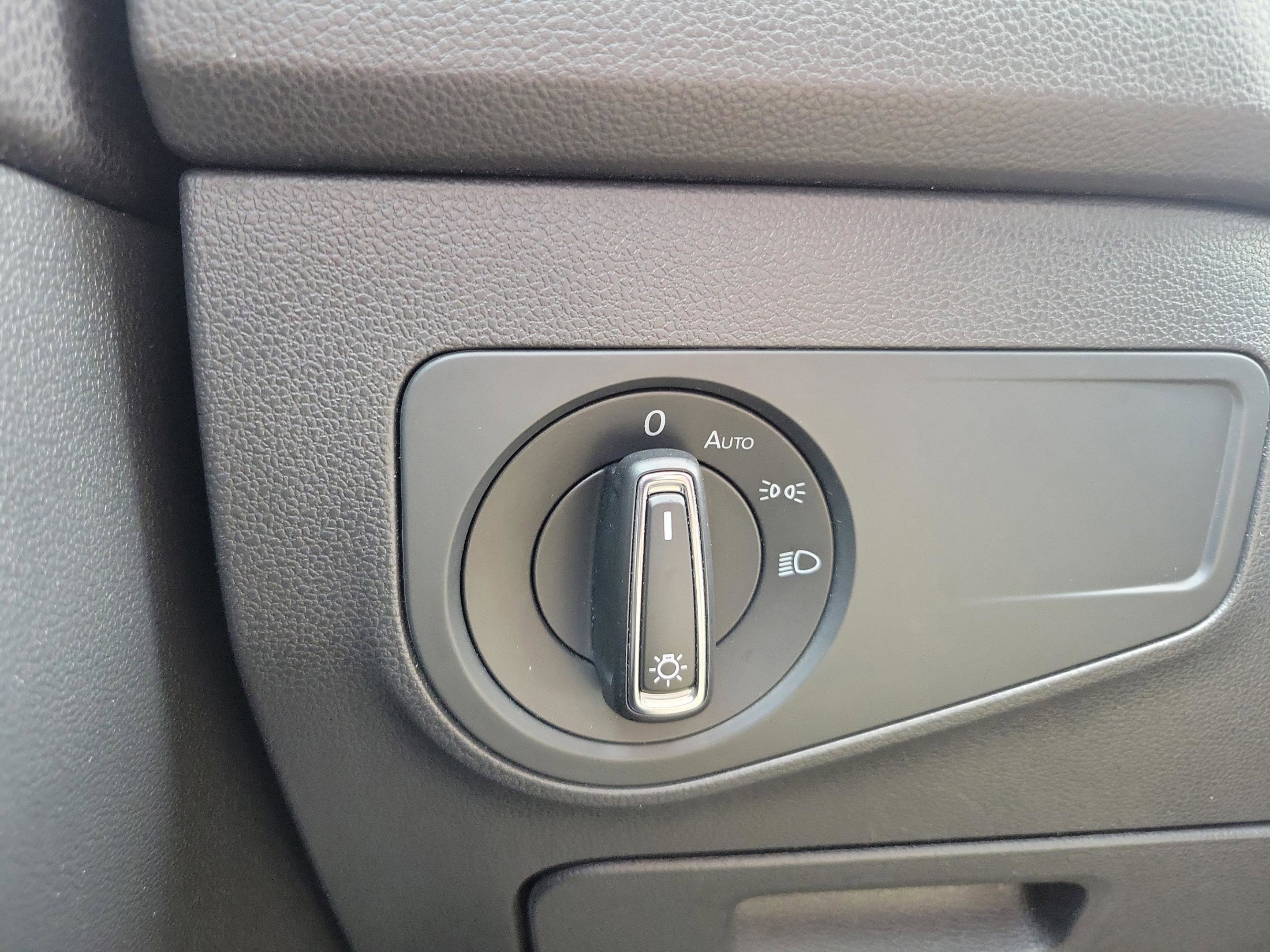 Used 2018 Volkswagen Tiguan SEL image 30