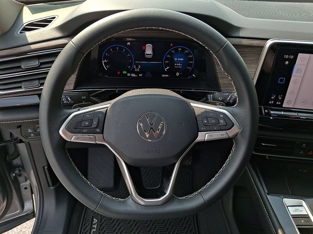 Used 2024 Volkswagen Atlas SEL AWD/4WD image 16