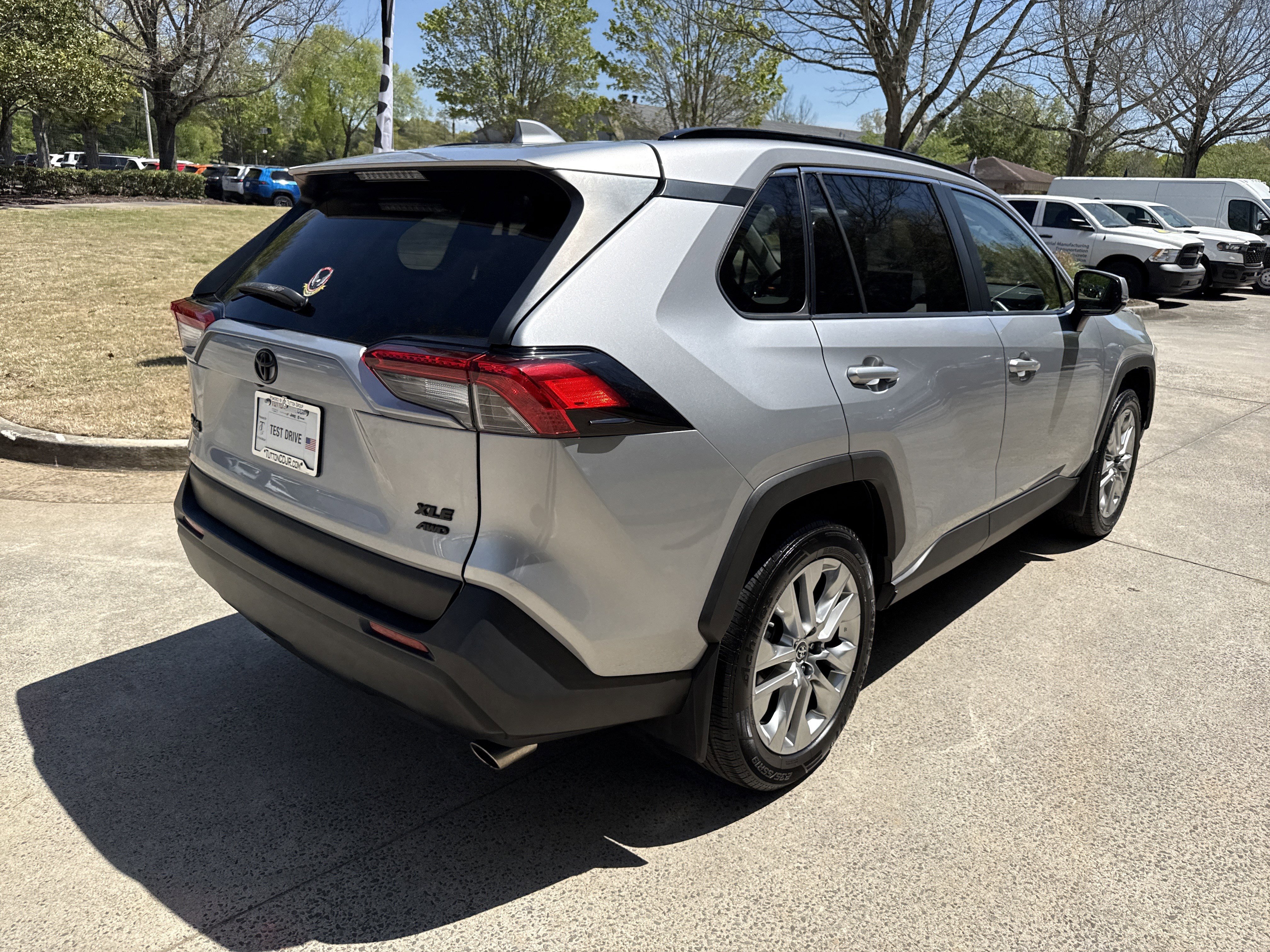 Used 2019 Toyota RAV4 XLE Premium w/ Cold Weather Package AWD/4WD image 7