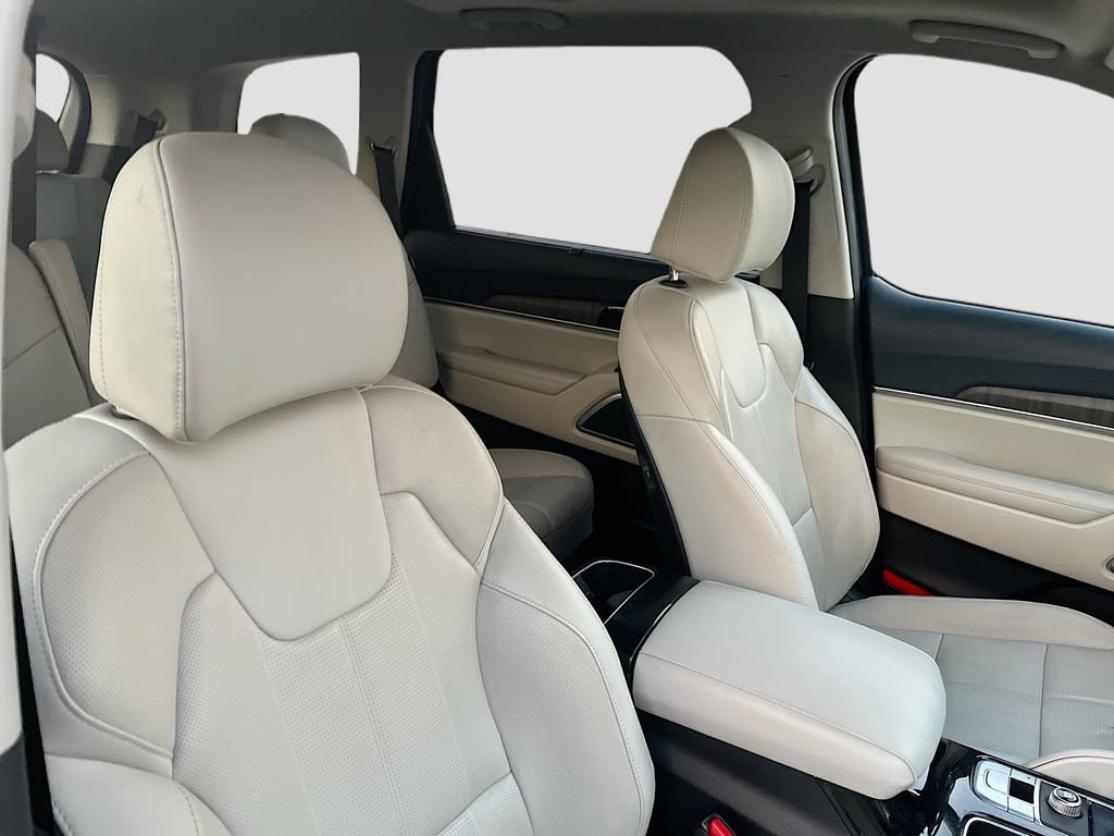 Used 2023 Kia Telluride EX w/ EX Captain's Chair Package FWD image 31