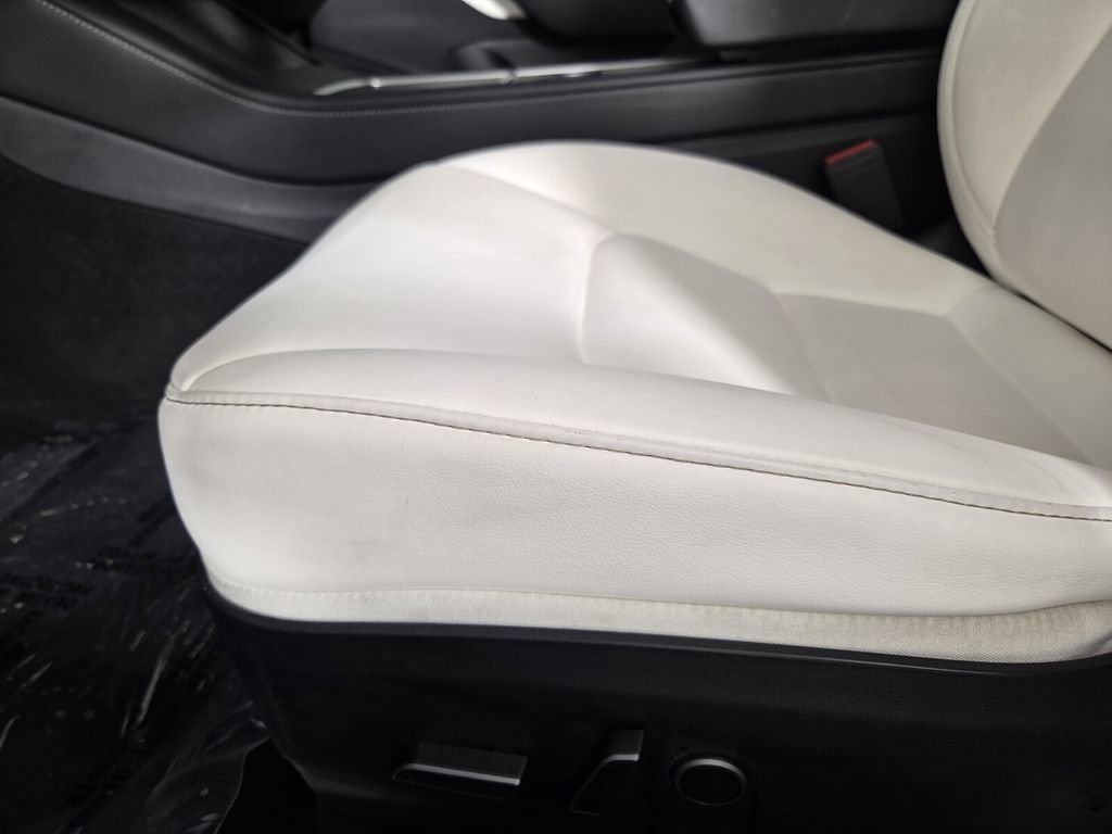 Used 2021 Tesla Model 3 Performance image 13