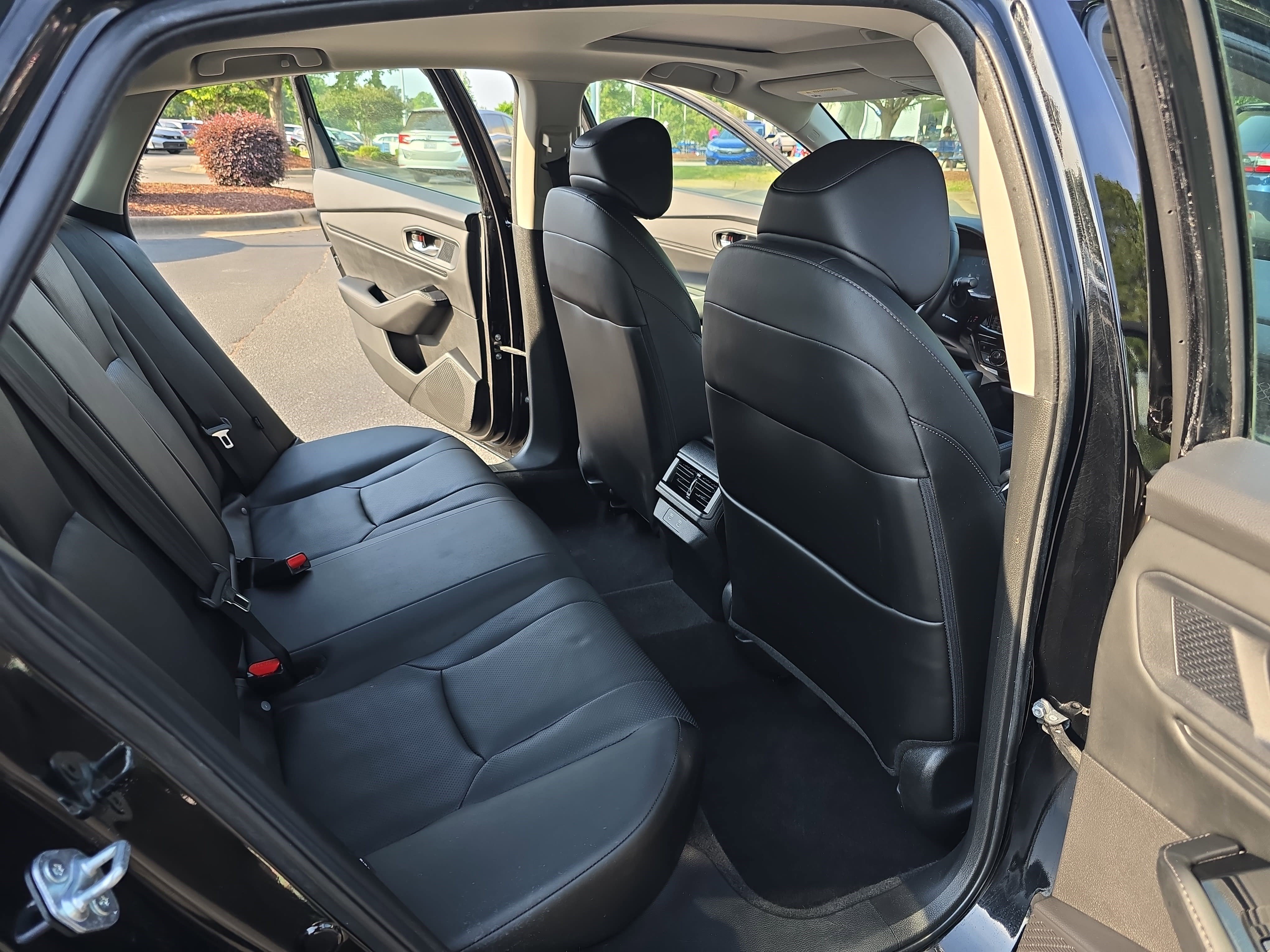 Used 2023 Honda Accord Touring image 11