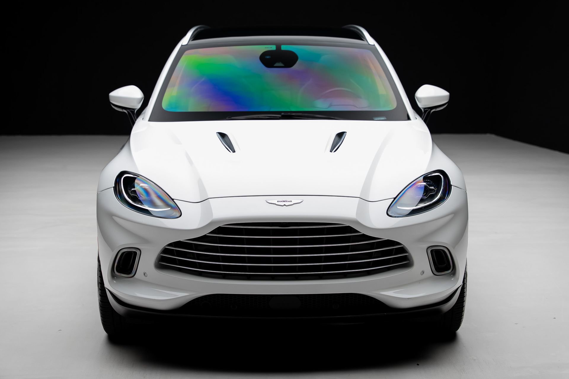 Used 2023 Aston Martin DBX AWD/4WD image 6