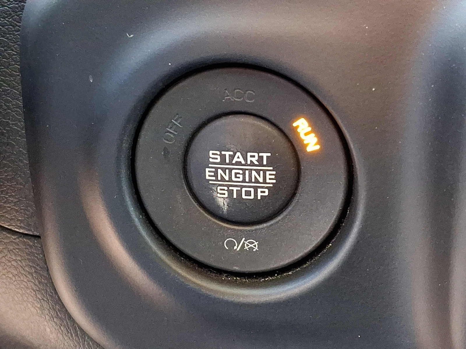 Used 2022 Jeep Wrangler Unlimited Sahara w/ Cold Weather Group image 28