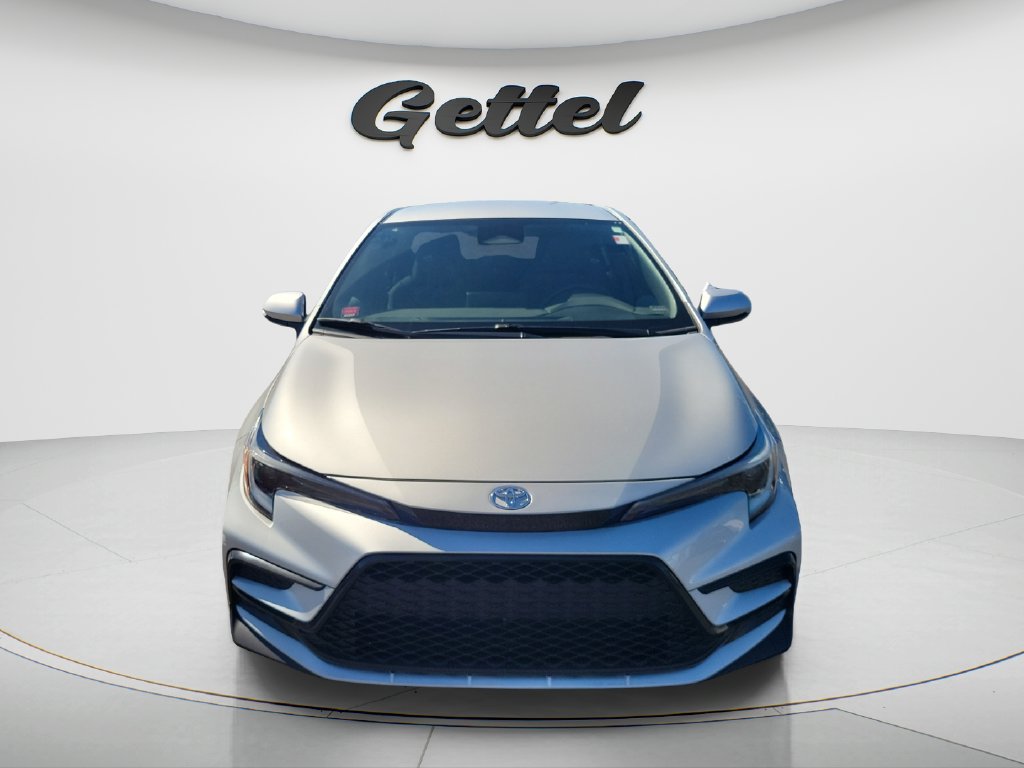 Used 2024 Toyota Corolla SE FWD image 2