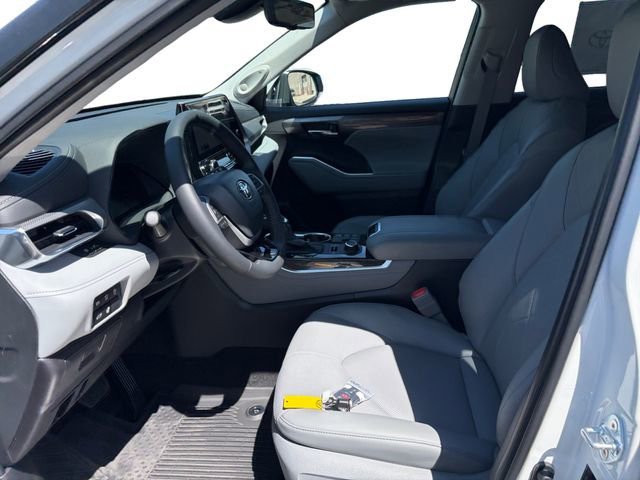 New 2026 Toyota Highlander Platinum AWD/4WD image 10