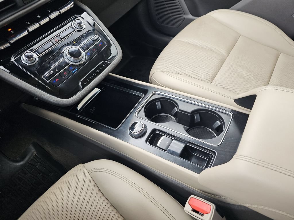 Used 2021 Lincoln Corsair AWD w/ Premium Package image 34