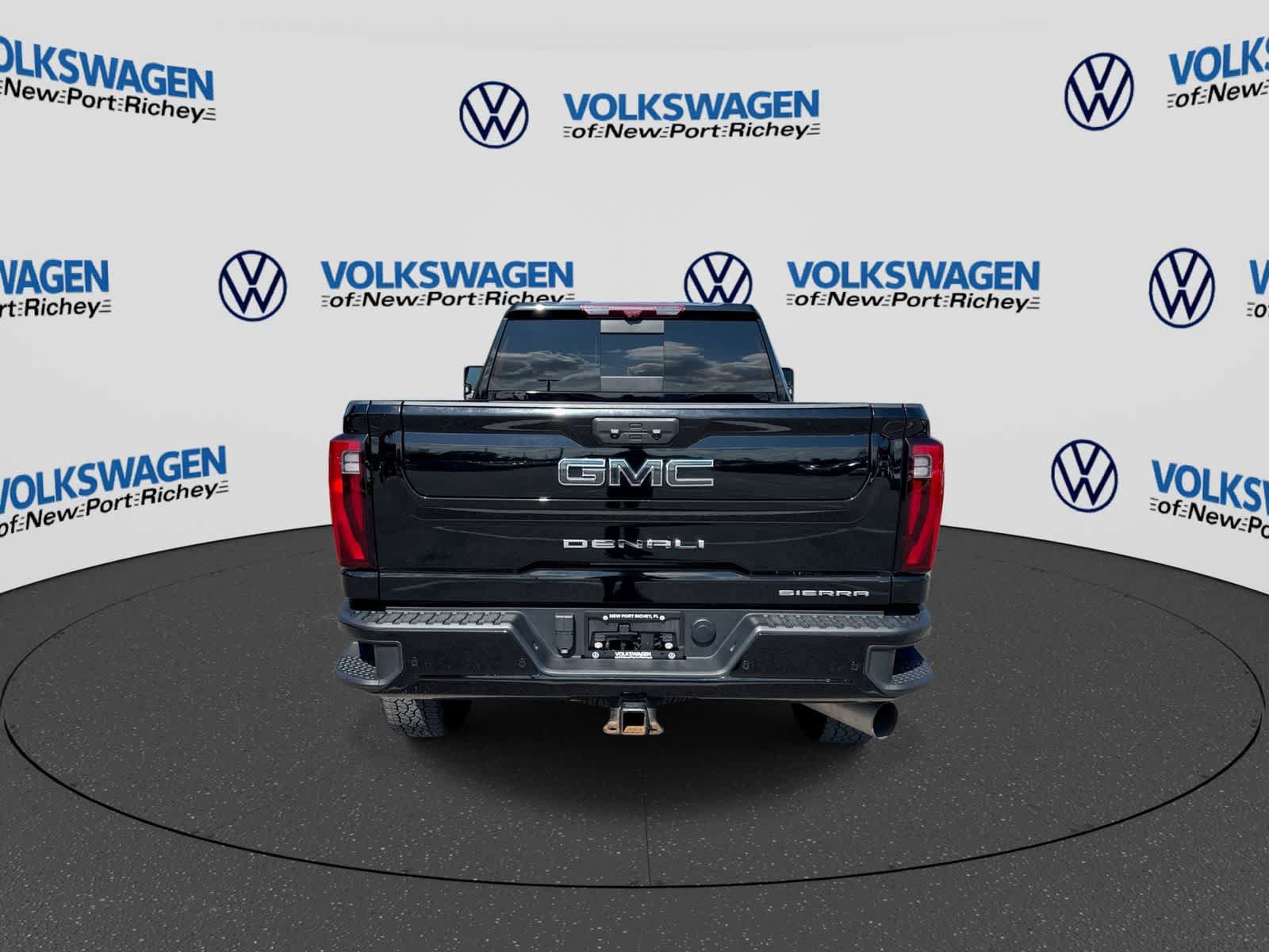 Used 2024 GMC Sierra 3500 Denali Ultimate AWD/4WD image 13