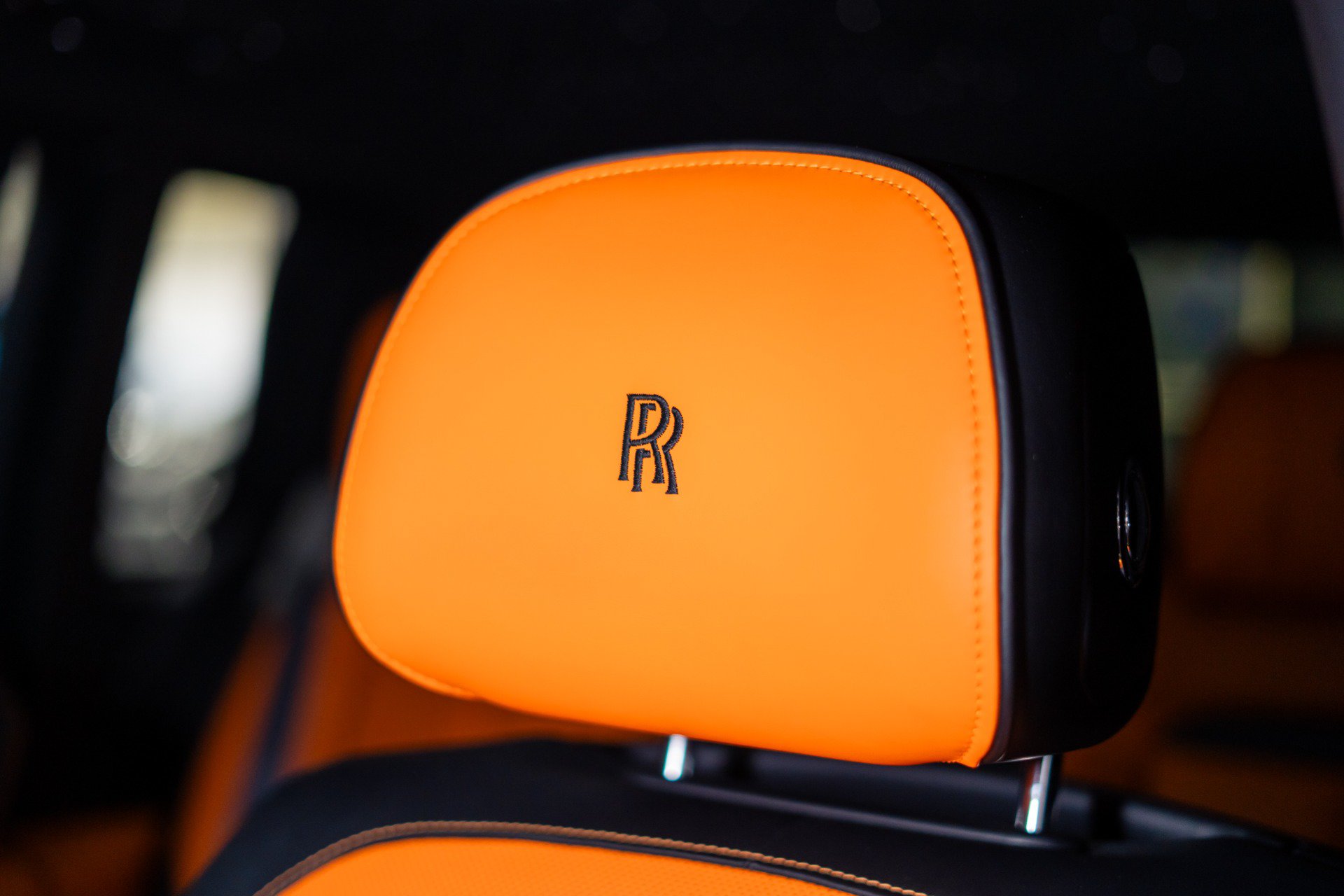 Used 2022 Rolls-Royce Cullinan Black Badge w/ Dark Exterior Package AWD/4WD image 57