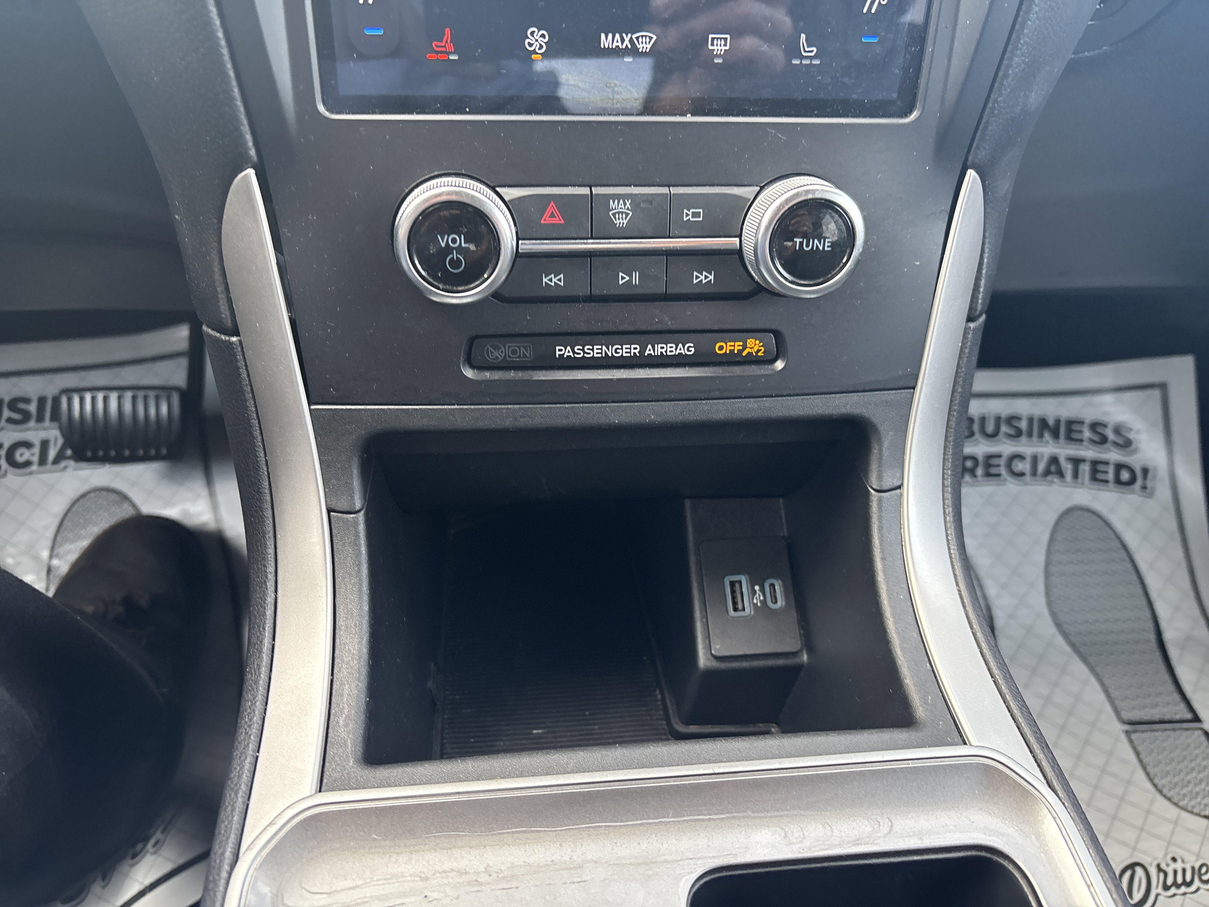 Used 2024 Ford Edge SEL image 25