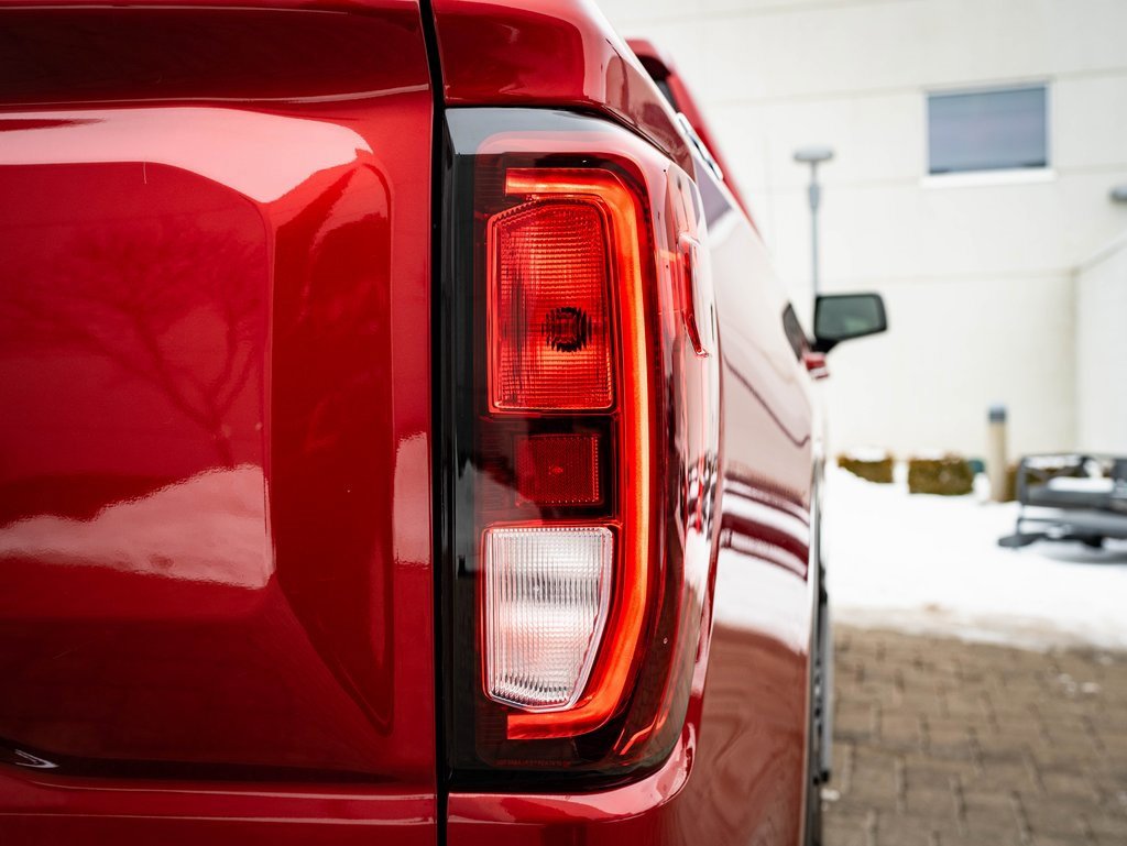 Used 2023 GMC Sierra 1500 Elevation image 9