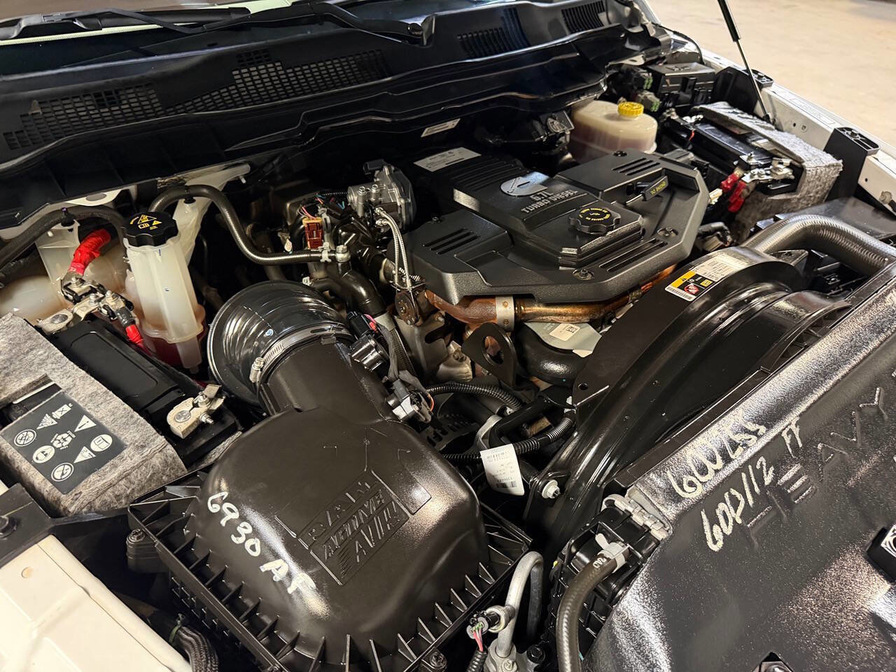 Used 2018 RAM 3500 Laramie RWD image 9