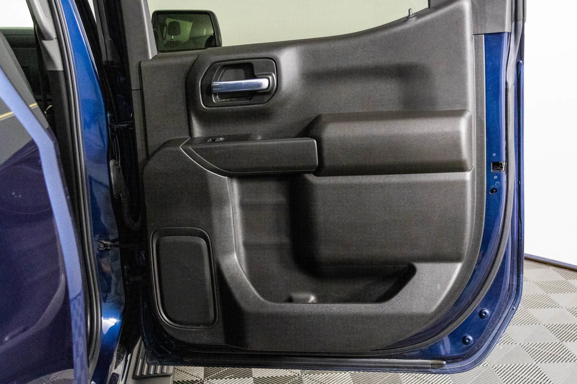 Used 2022 Chevrolet Silverado 1500 Custom image 38