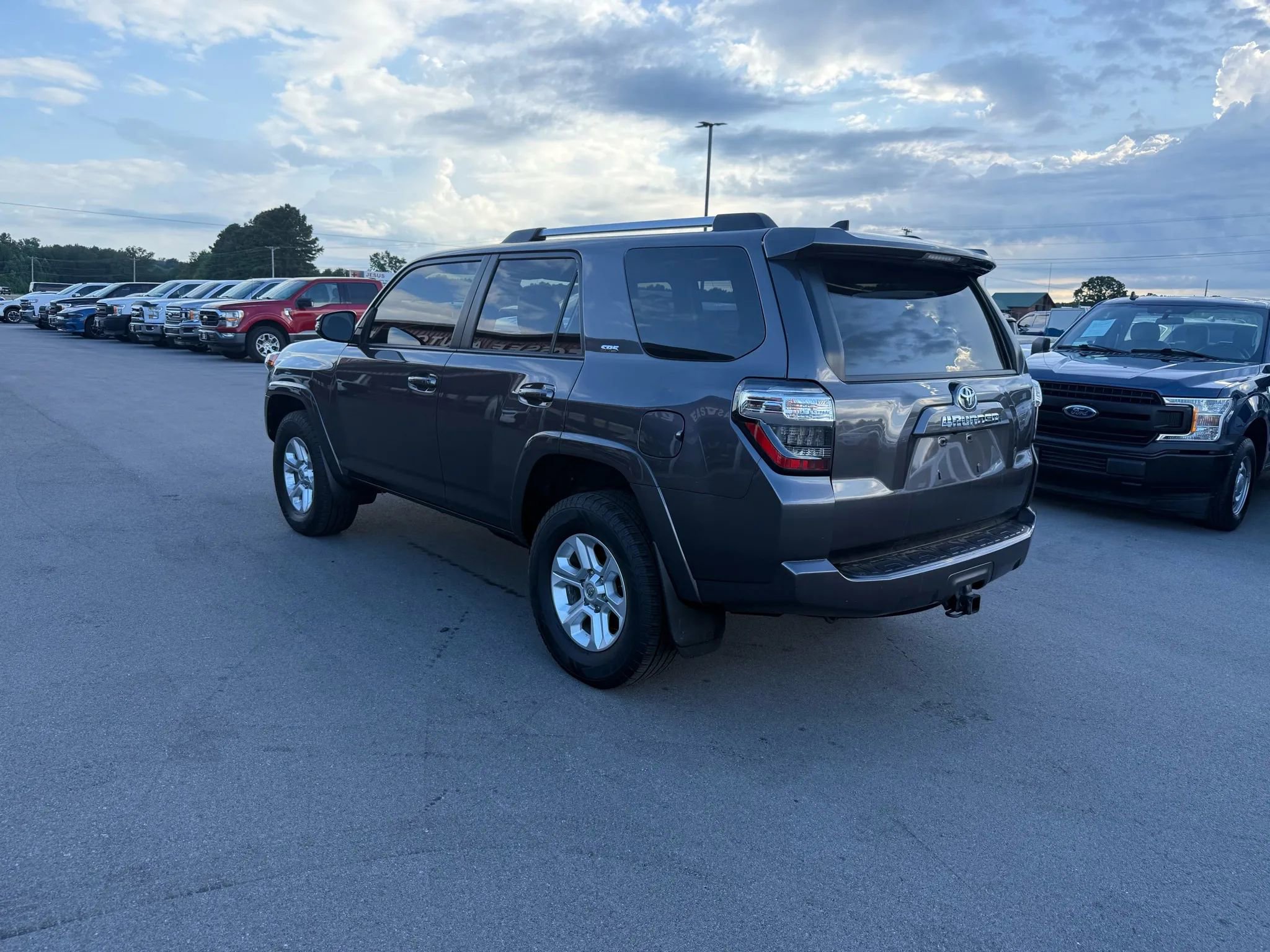 Used 2021 Toyota 4Runner SR5 Premium image 3