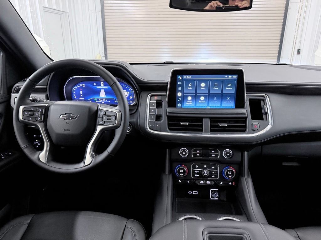 Used 2022 Chevrolet Tahoe Z71 w/ Luxury Package AWD/4WD image 32