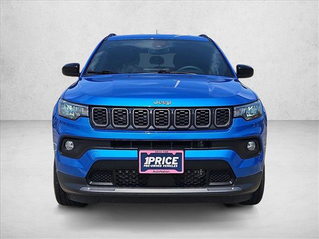 Used 2025 Jeep Compass Latitude w/ Altitude Special Edition AWD/4WD image 2