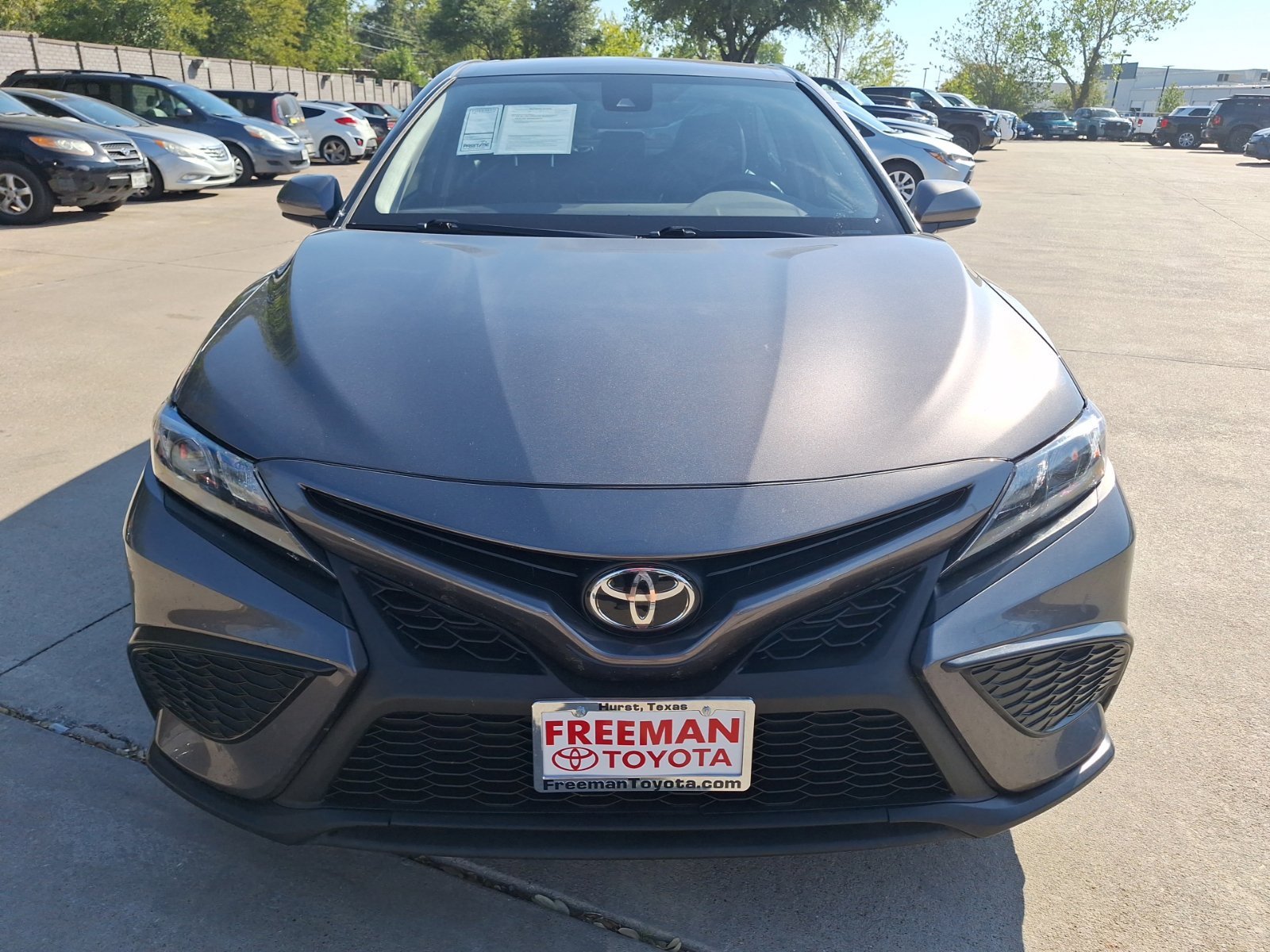 Used 2021 Toyota Camry SE FWD image 9