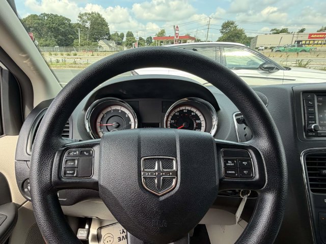 Used 2018 Dodge Grand Caravan SE w/ UConnect Hands-Free Group FWD image 24