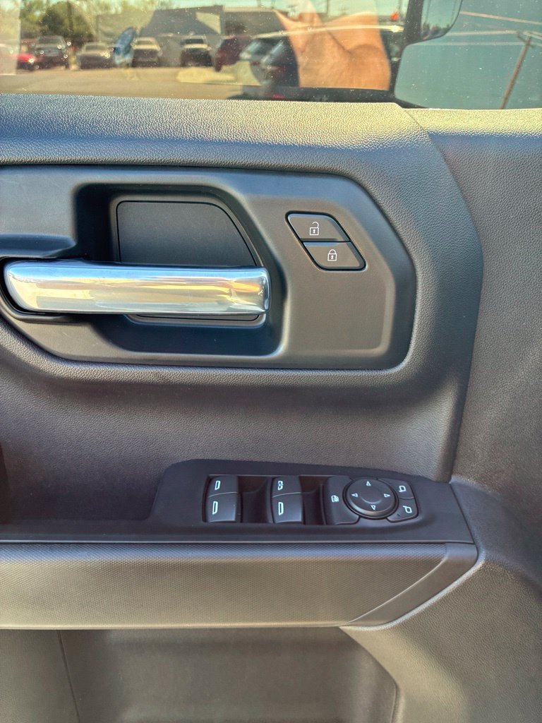 Used 2025 Chevrolet Silverado 1500 Custom Trail Boss AWD/4WD image 14