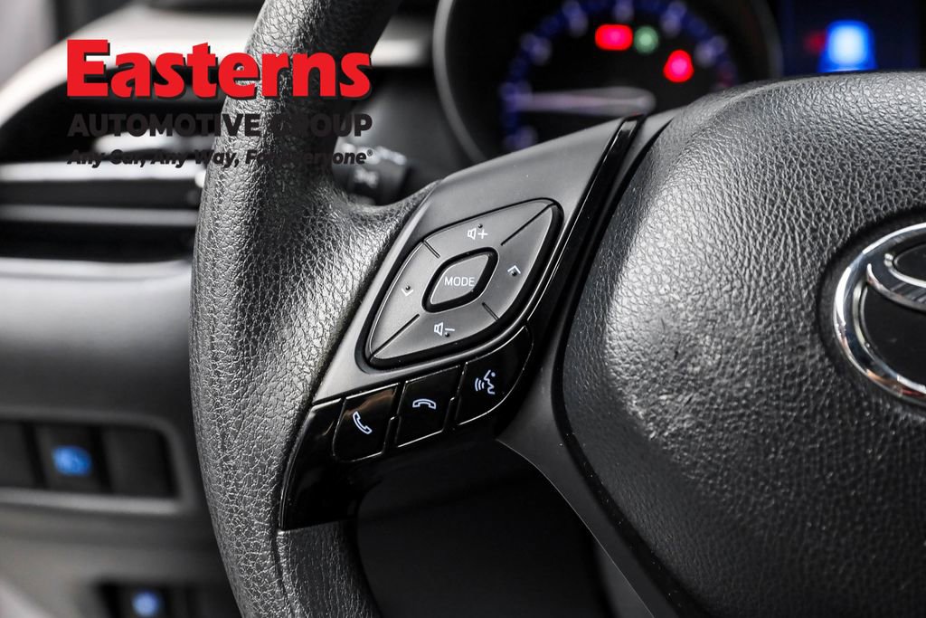 Used 2020 Toyota C-HR LE image 15