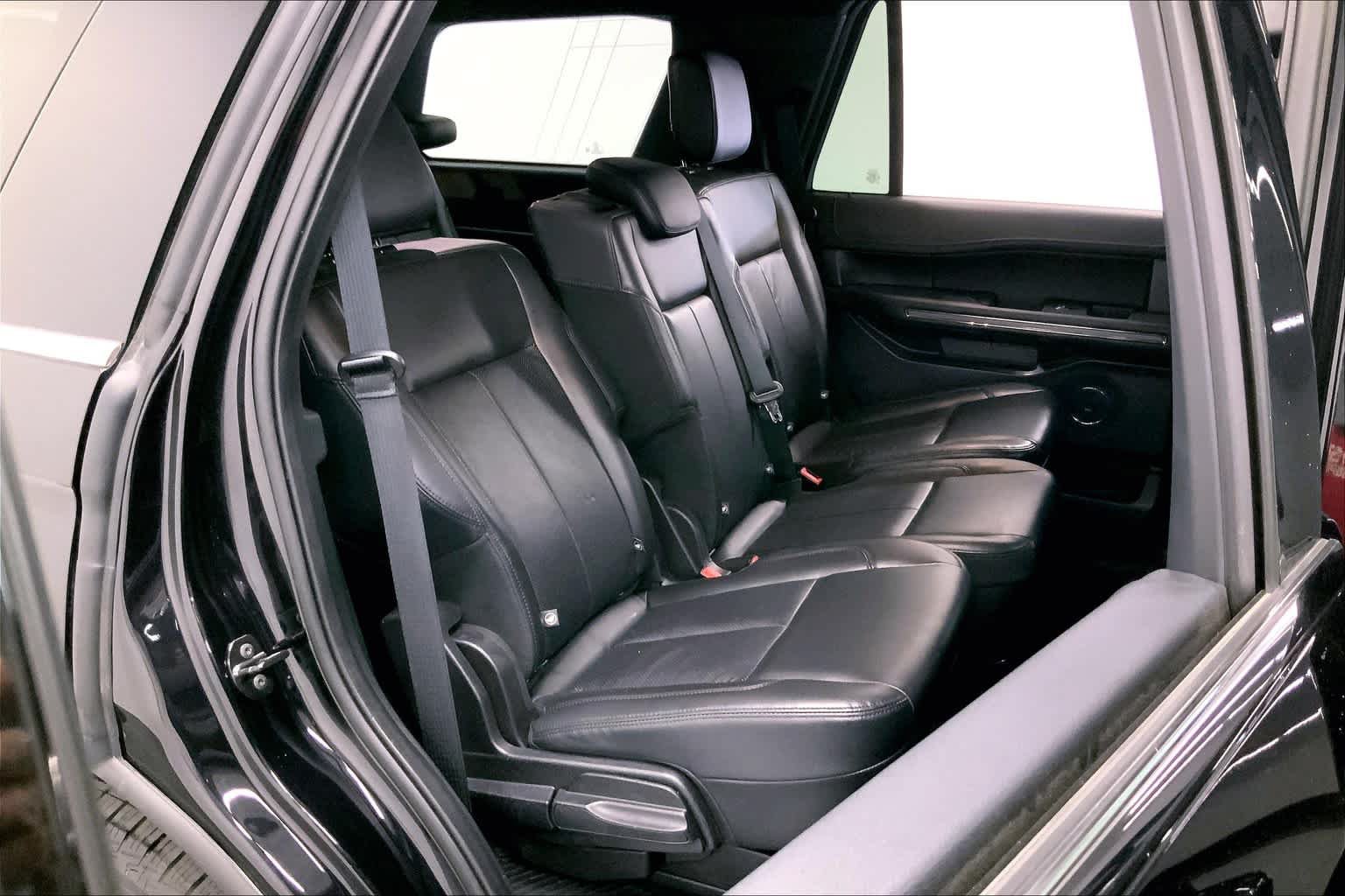 Used 2019 Ford Expedition XLT w/ Equipment Group 201A RWD image 17