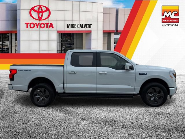 Used 2025 Ford F150 Lightning Lariat AWD/4WD image 6