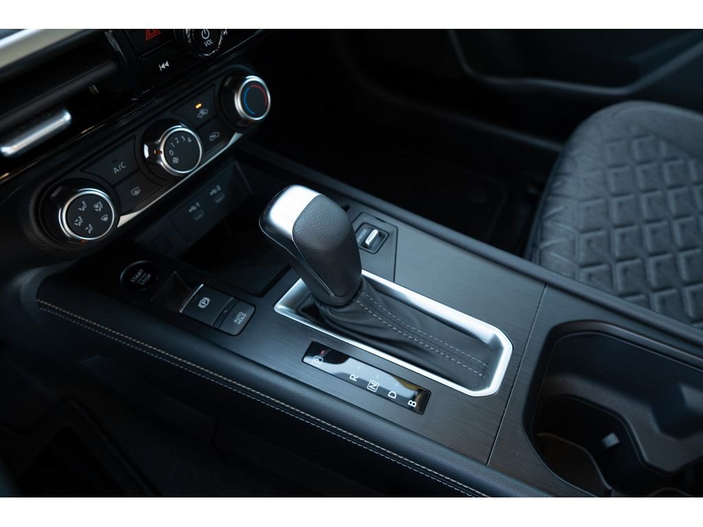 Used 2025 Nissan Kicks SV w/ Interior Electronics Package image 24