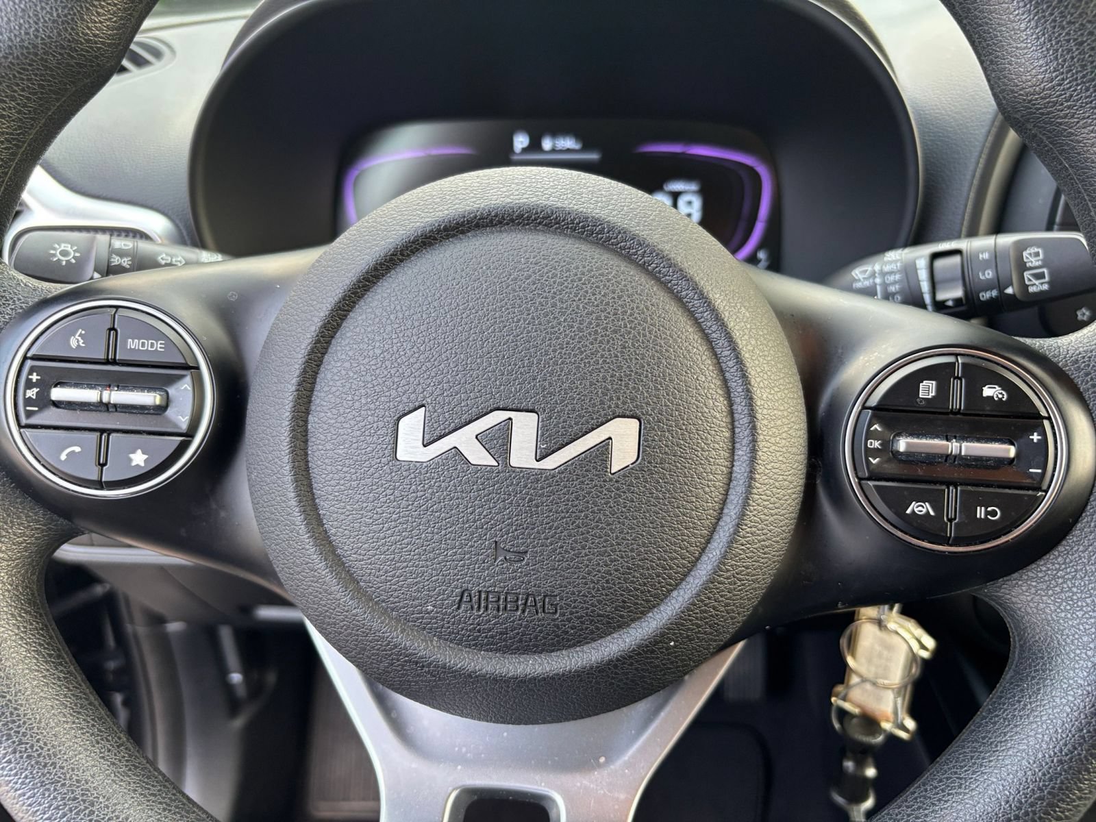 Used 2025 Kia Soul LX w/ LX Technology Package FWD image 25