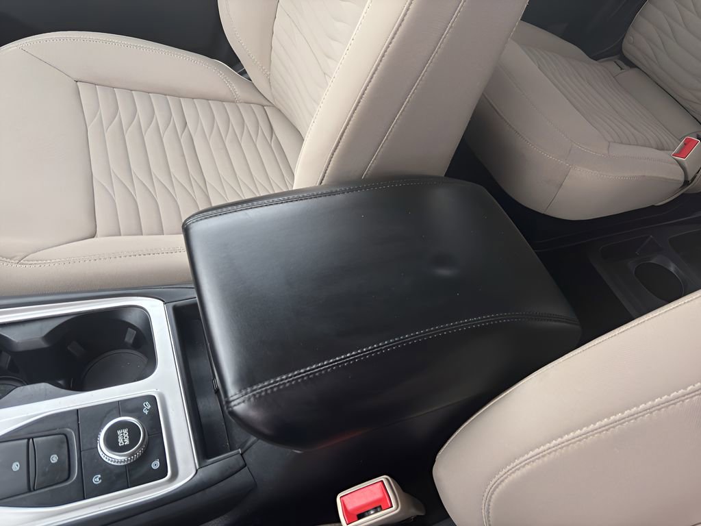 Used 2021 Ford Explorer XLT image 24