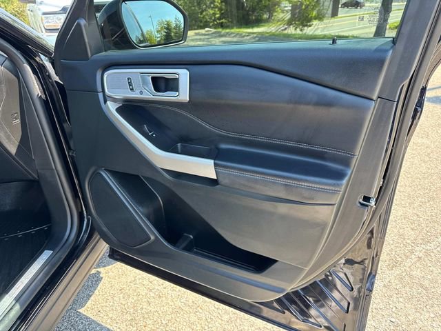 Used 2023 Ford Explorer Limited w/ Equipment Group 301A image 28