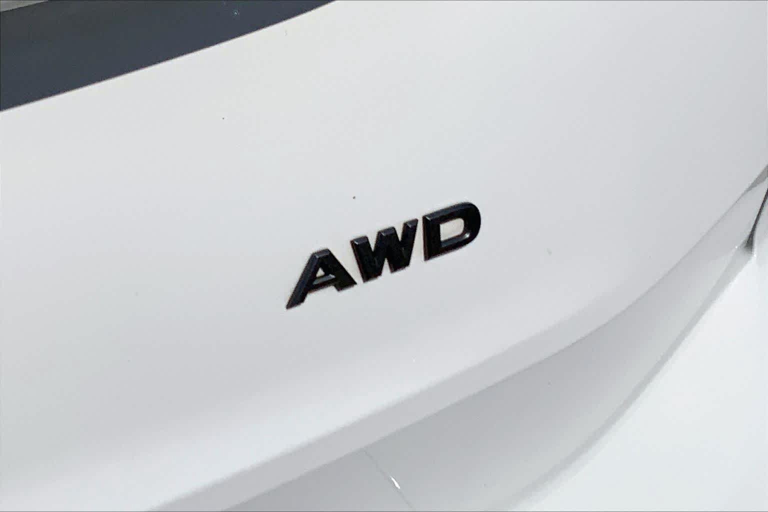 Used 2024 Nissan Rogue S AWD/4WD image 10