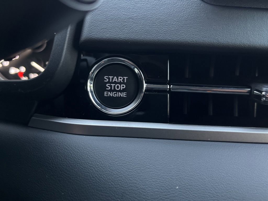 Used 2024 Mitsubishi Outlander ES image 34