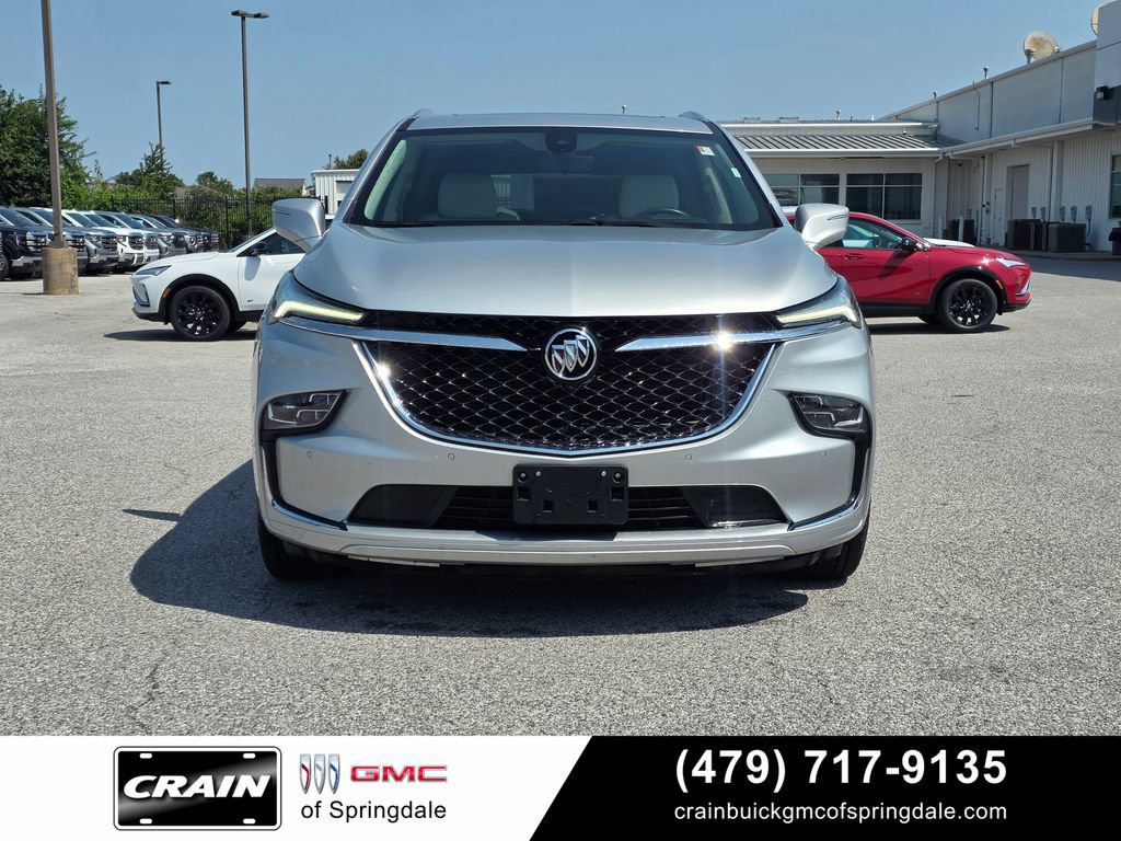 Used 2022 Buick Enclave Avenir w/ Avenir Technology Package AWD/4WD image 2