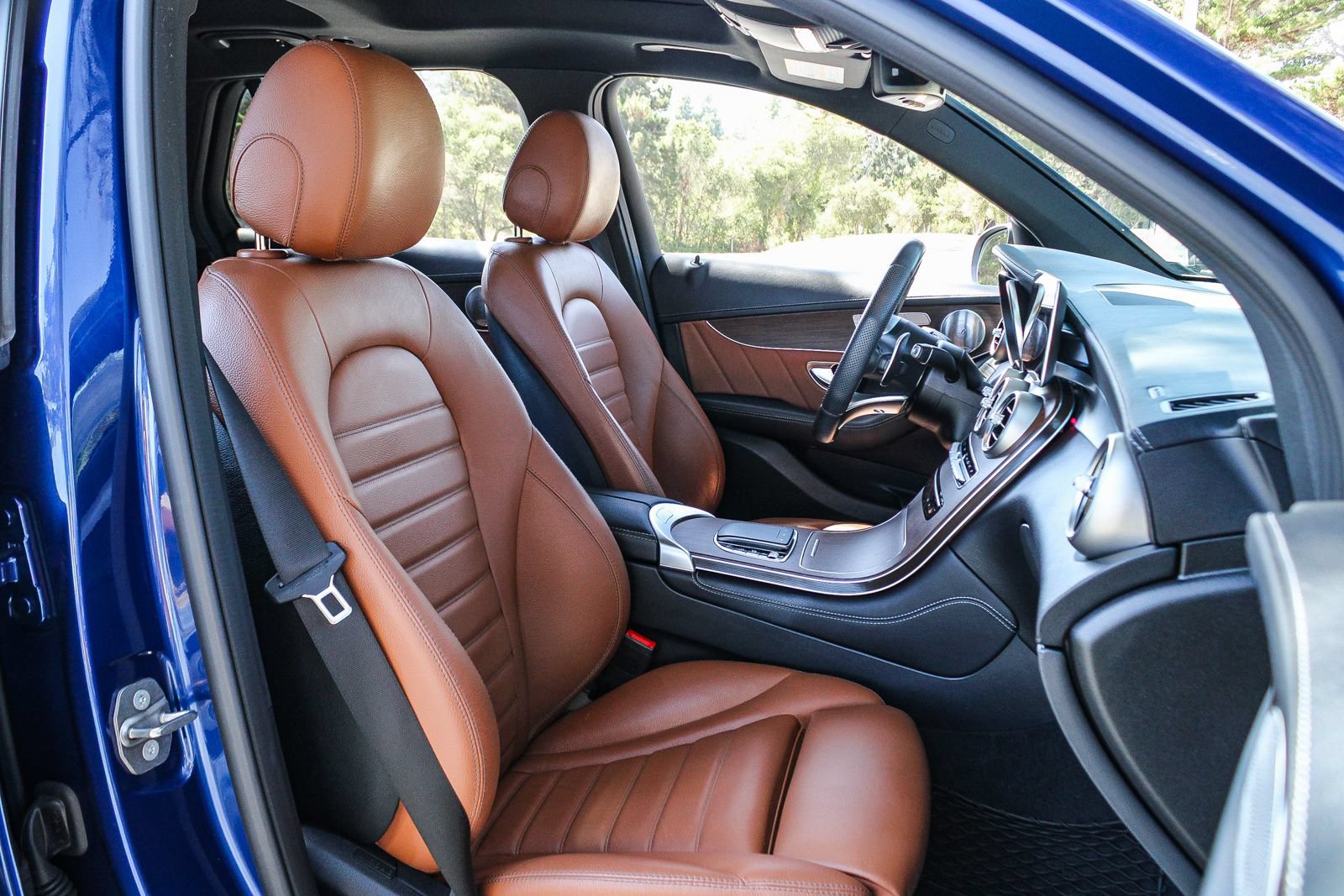 Certified 2020 Mercedes-Benz GLC 43 AMG 4MATIC image 19