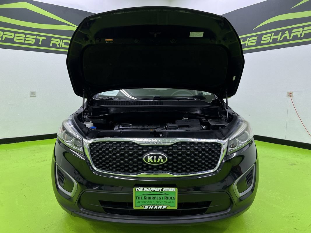 Used 2016 Kia Sorento FWD image 4