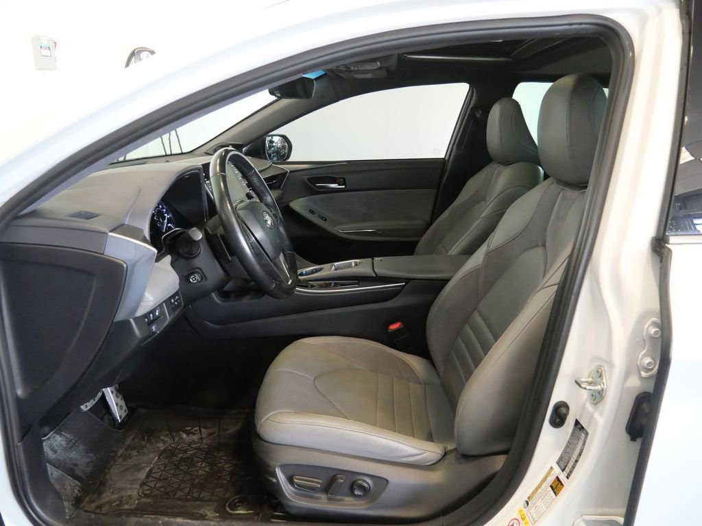 Used 2019 Toyota Avalon Touring w/ Advanced Safety Package image 15