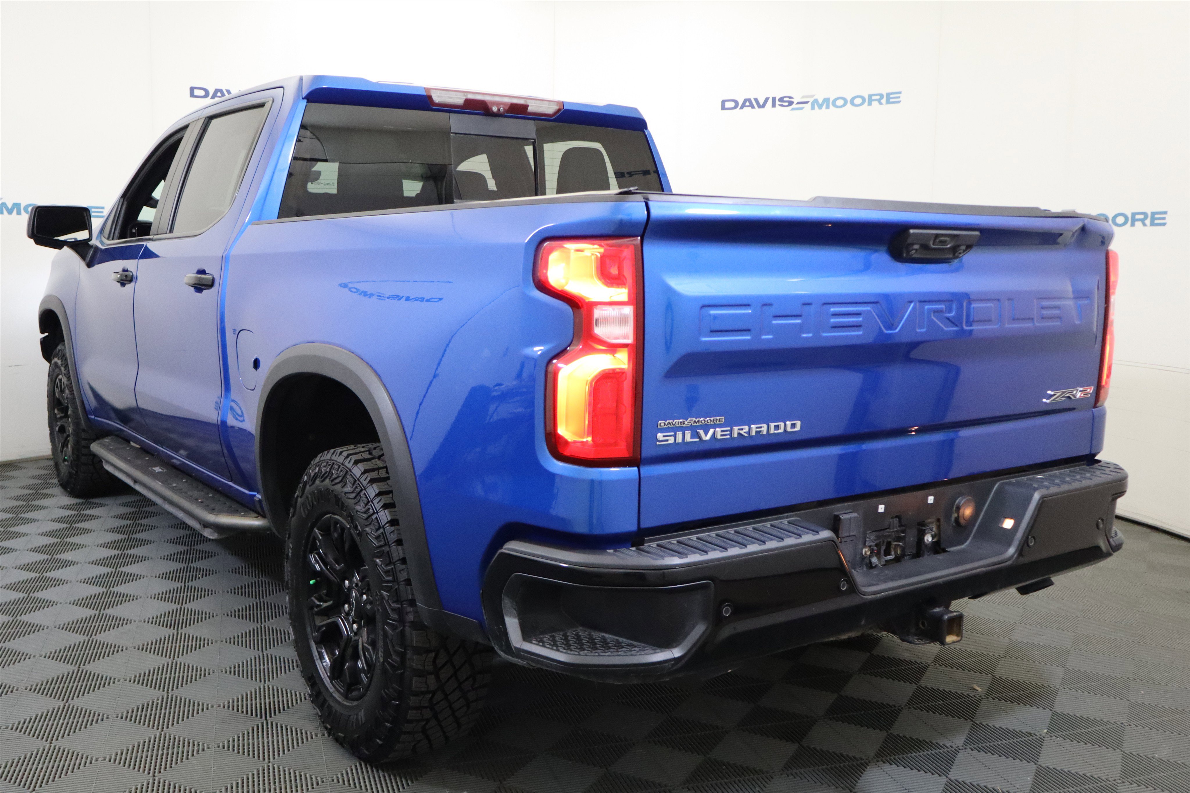 Used 2022 Chevrolet Silverado 1500 ZR2 w/ Technology Package image 9