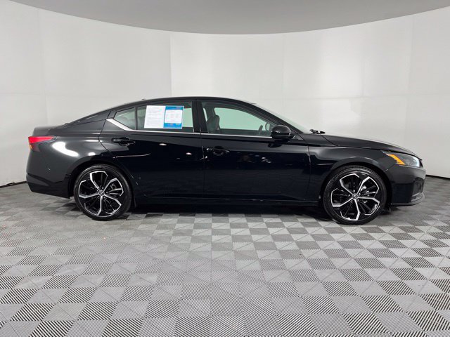 Used 2025 Nissan Altima 2.5 SR FWD image 13