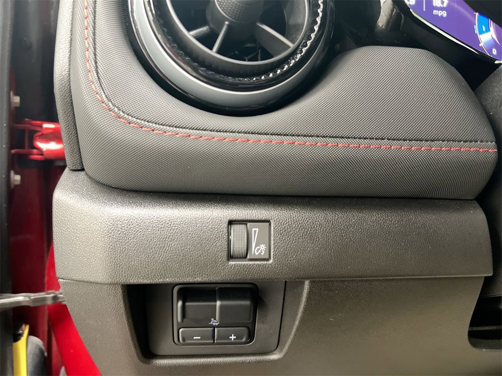 Used 2024 Chevrolet Colorado Z71 w/ Z71 Convenience Package 2 image 18