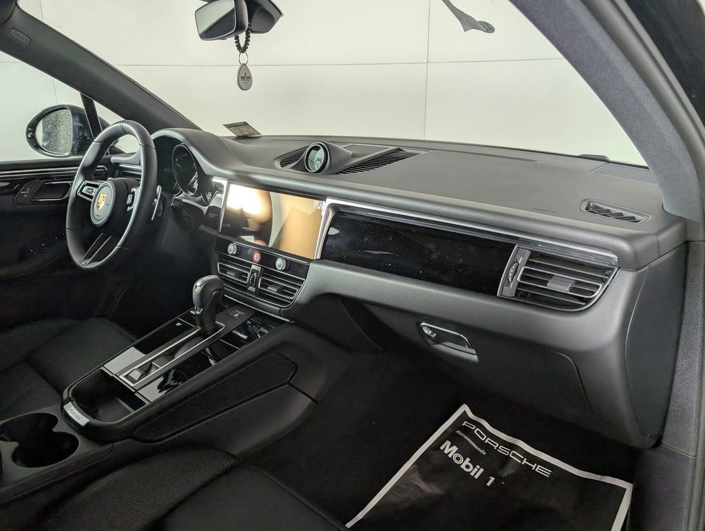 New 2026 Porsche Macan image 20