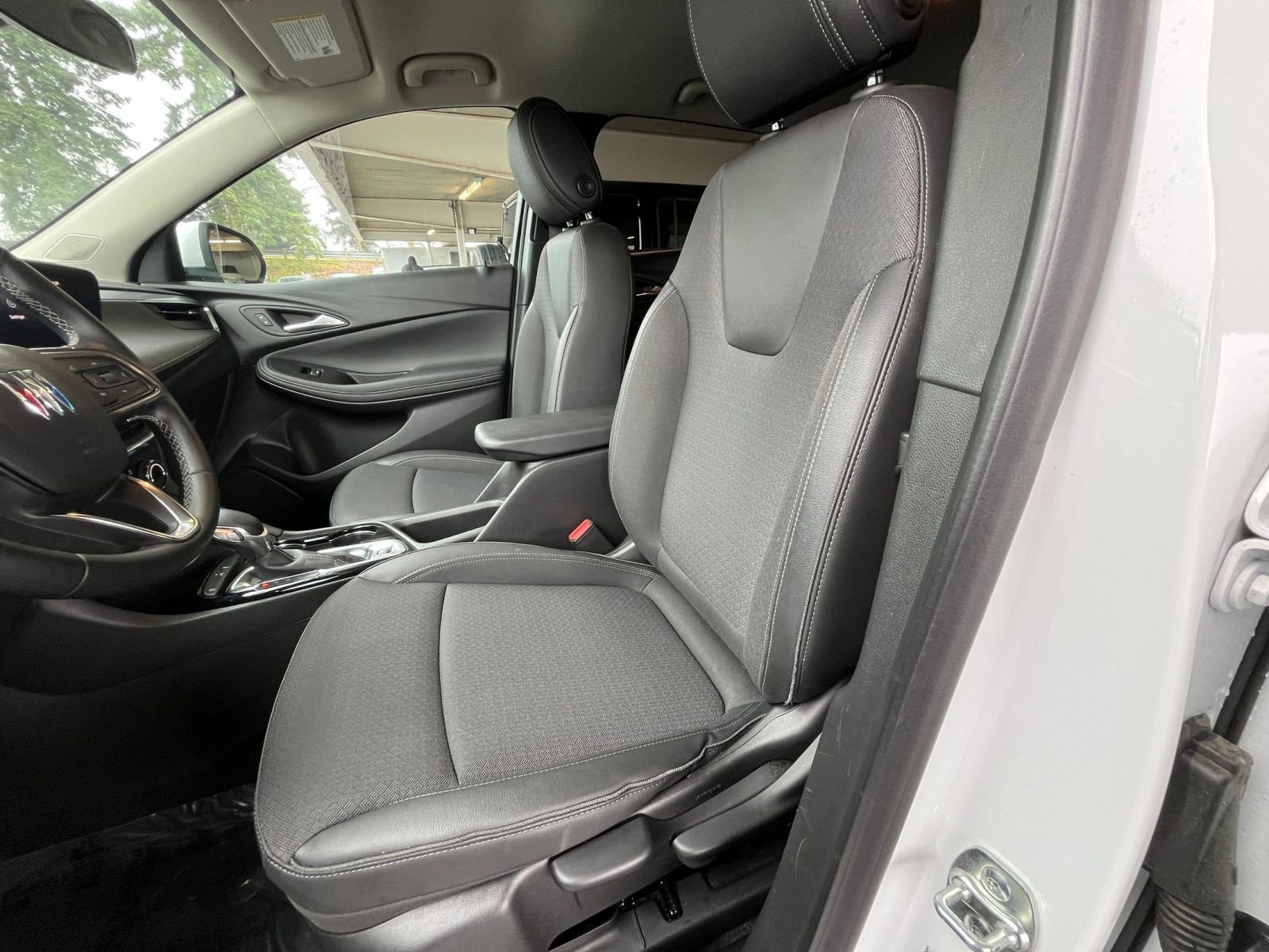 Used 2025 Buick Encore GX Preferred image 28