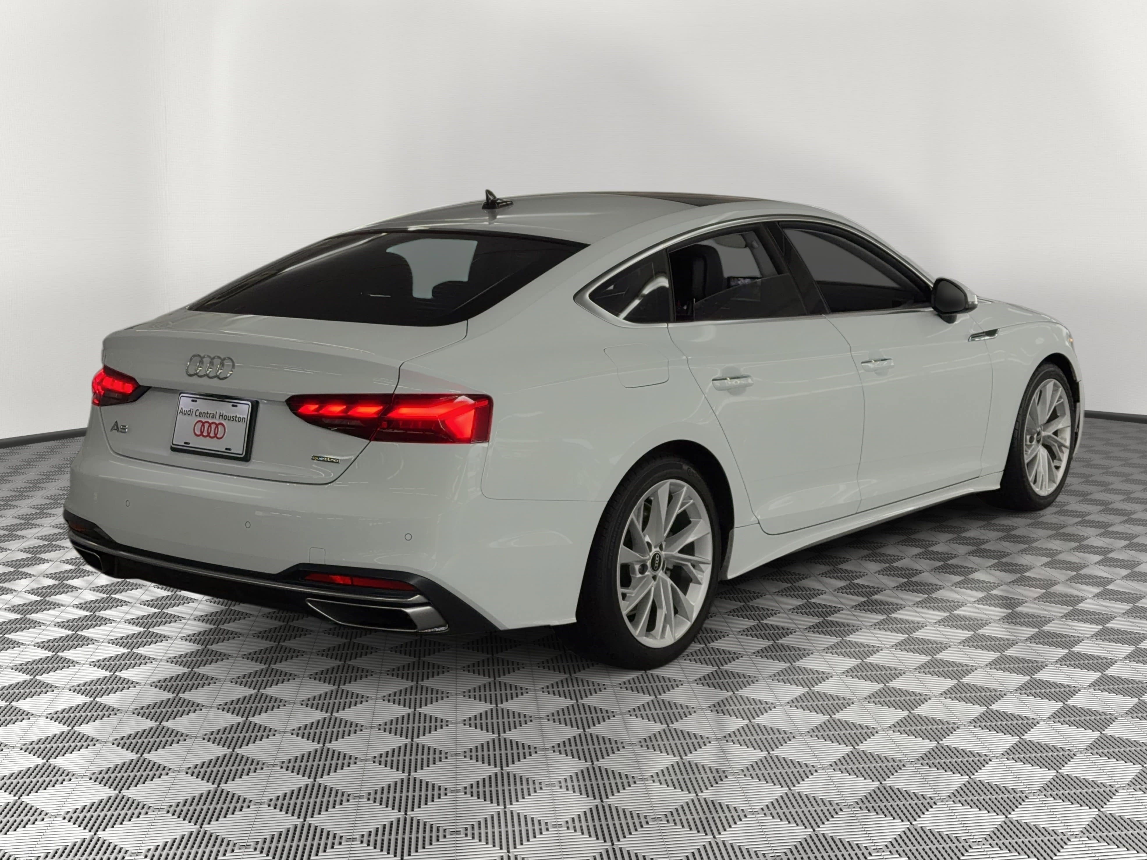 Used 2023 Audi A5 2.0T Premium w/ Convenience Package image 9