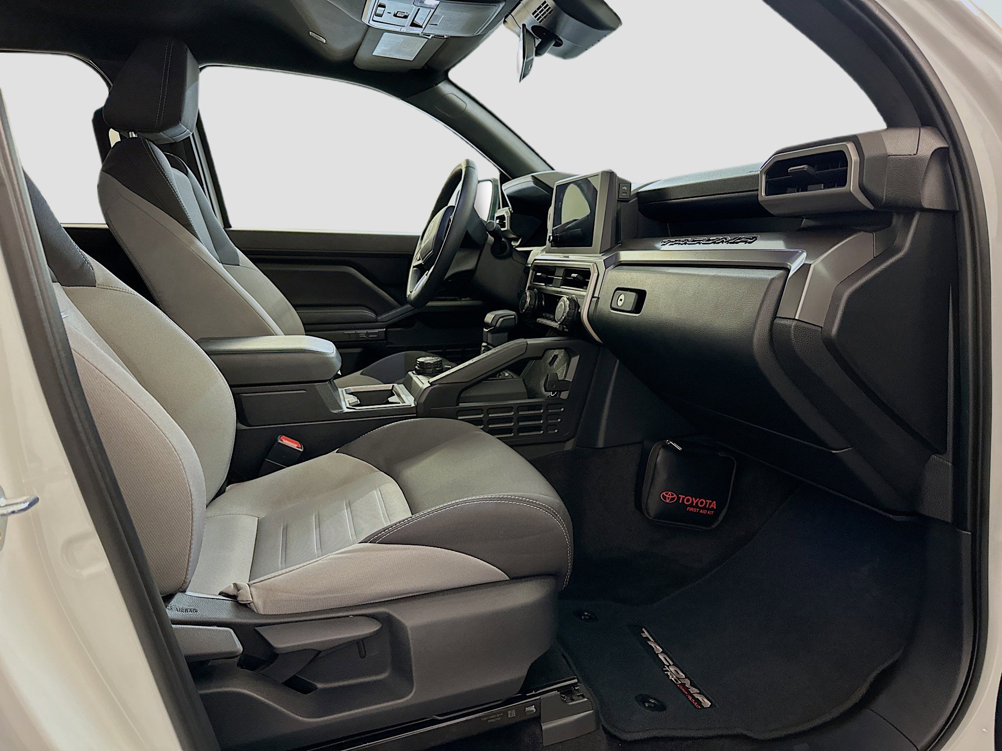 Used 2025 Toyota Tacoma TRD Off-Road image 32