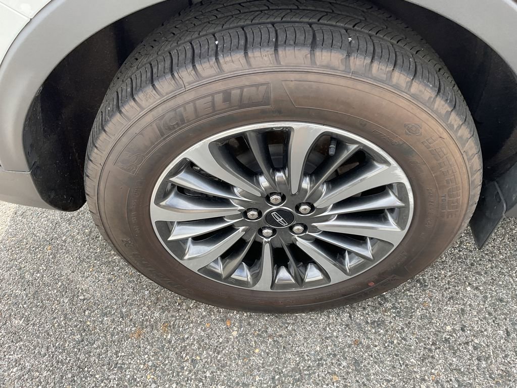 Used 2022 Lincoln Nautilus AWD w/ Premium Package image 10