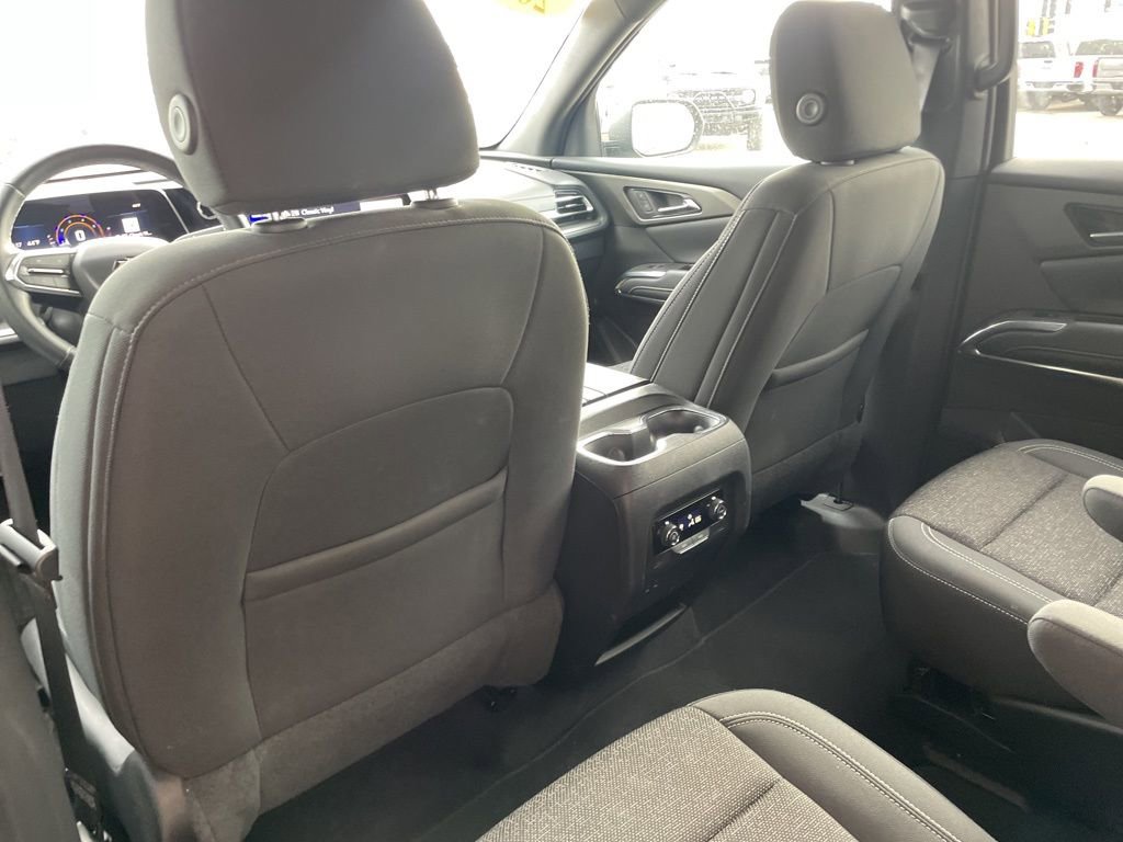 Used 2025 Chevrolet Traverse LT image 26